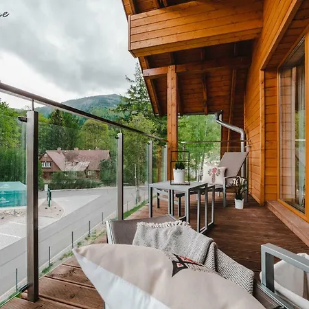 Wonder - Z Widokami I Blisko Szlakow - W Spokojnej Czesci Karpacza * 卡尔帕奇