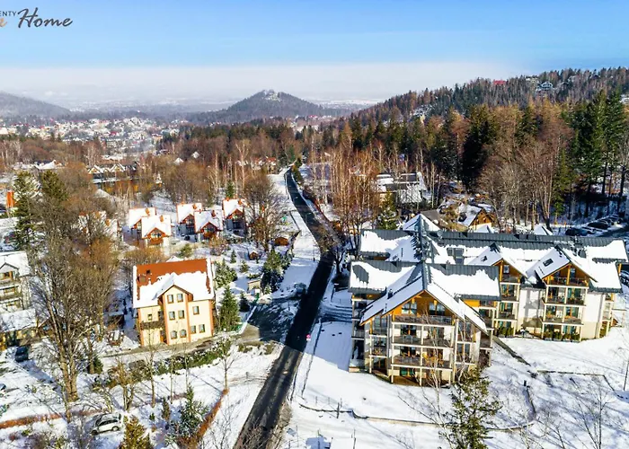 Wonder - Z Widokami I Blisko Szlakow - W Spokojnej Czesci Karpacza カルパッチ